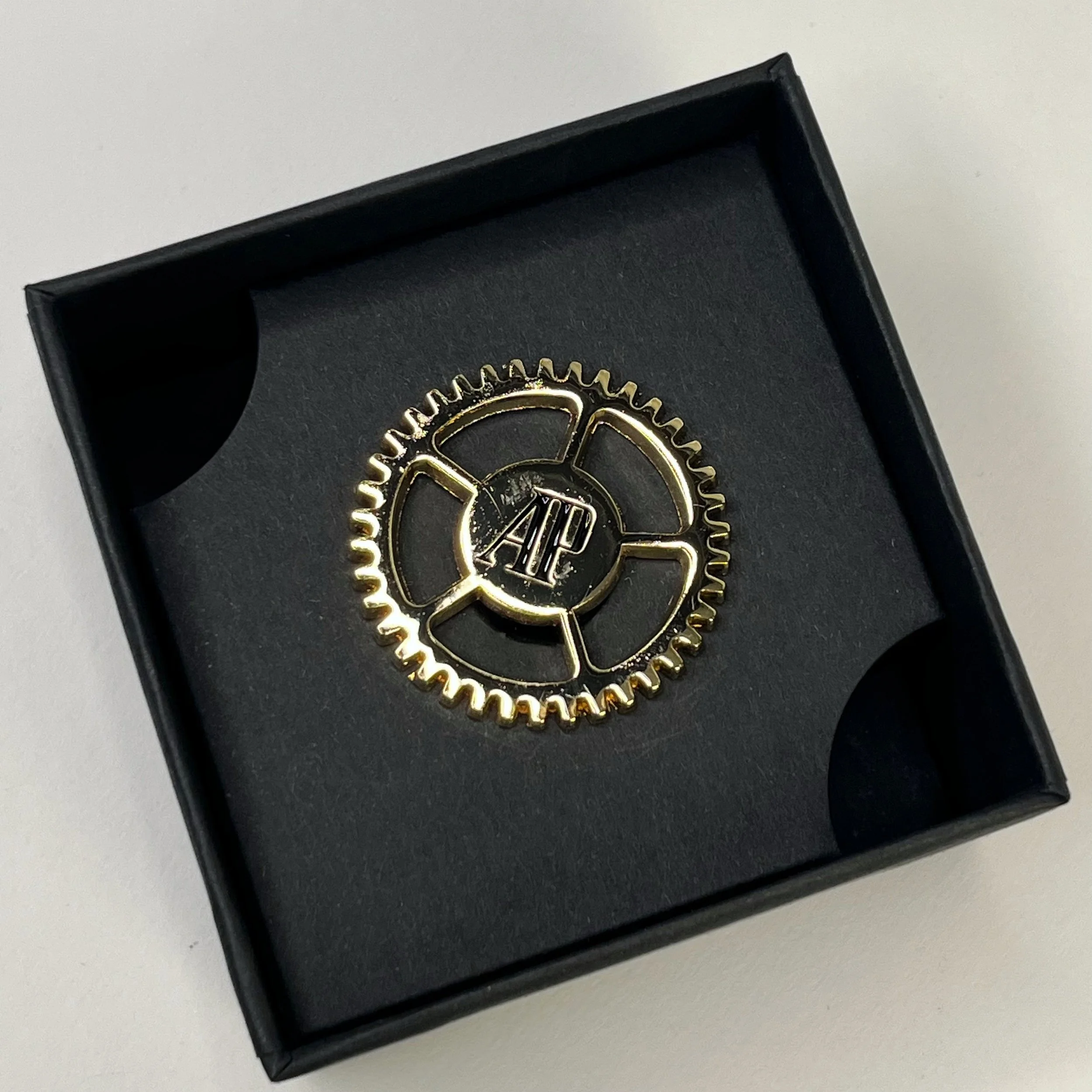 Audemars Piguet AP Gear Wheel Gold Tone Lapel Pin Collectible